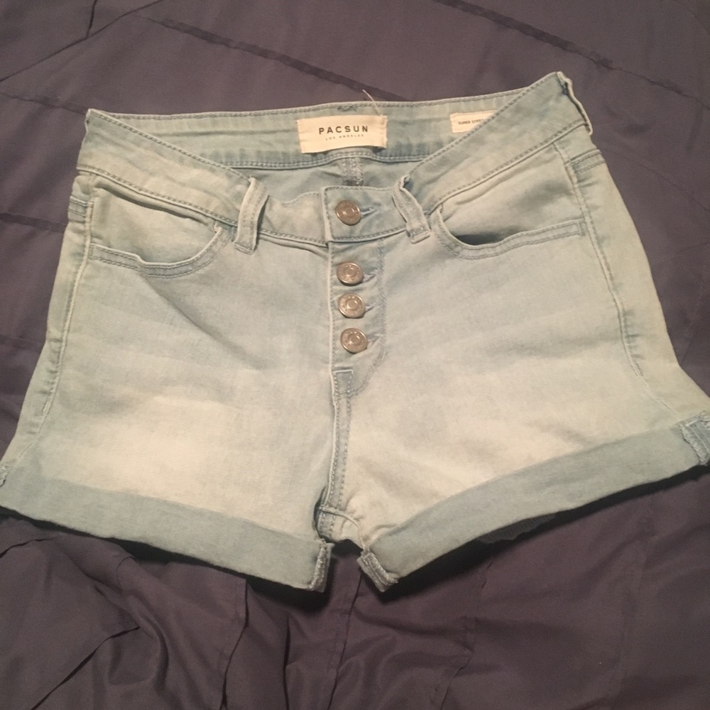 Pacsun light wash stretchy shorts size 24